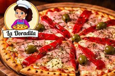 Pizza con jamón y morrón